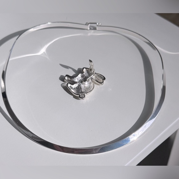 Elegant Silver Tone Rabbit Pendant Choker Necklace - Picture 7 of 12